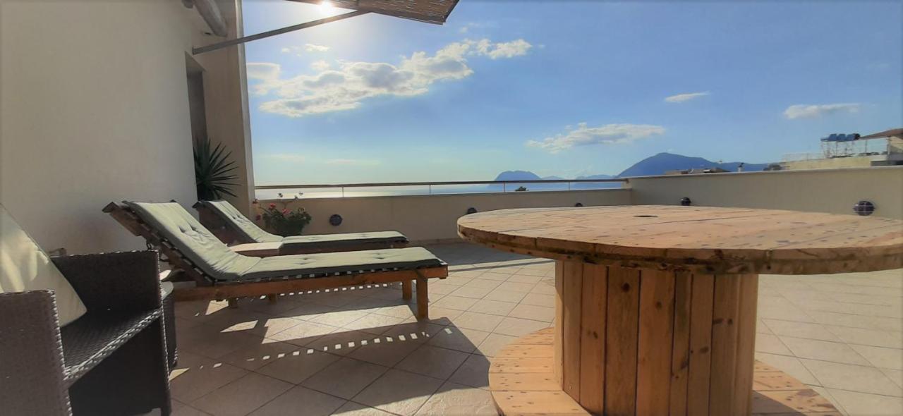 V For The View Apartment Patras Bagian luar foto