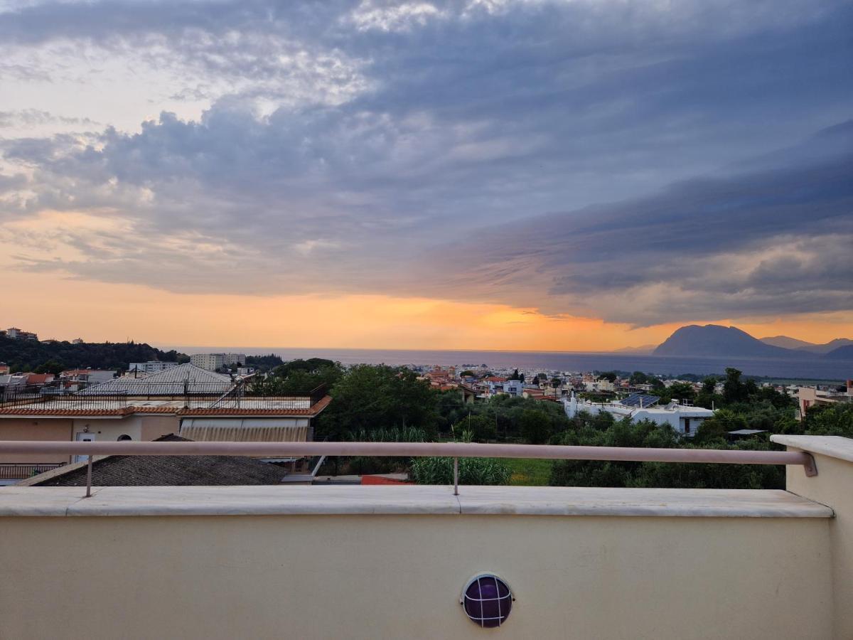 V For The View Apartment Patras Bagian luar foto